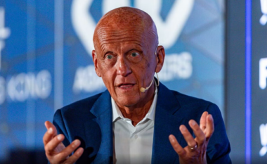 FIFA prezanton rregullën e re kundër humbjes së kohës, lojtarët që kërkojnë trajtim mjekësor, dy minuta jashtë fushe