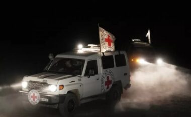 Izraeli merr trupin e një pengu nga Hamasi, dorëzuar nga Kryqi i Kuq