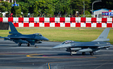 SHBA miraton shitjen e parë të armëve drejt Tajvanit nën administratën e Trump