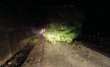 Problematika në aksin Elbasan-Peqin pas reshjeve, bllokohet qarkullimi rrugor