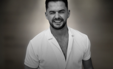 Detaje të reja për ndarjen nga jeta të Shpat Kasapit/ Këngëtari u ndje keq pasi bashkëshortja doli jashtë banesës, u gjet i vdekur