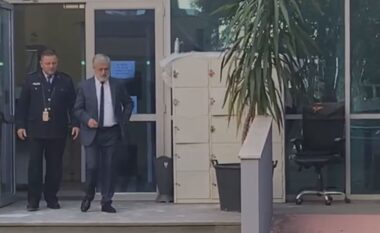 Ish-drejtori i Policisë së Shtetit, Muhamet Rrumbullaku paraqitet në SPAK