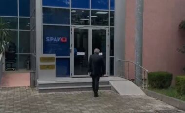 Masa “detyrim paraqitje”, Sali Berisha shkon në SPAK për “Partizanin”