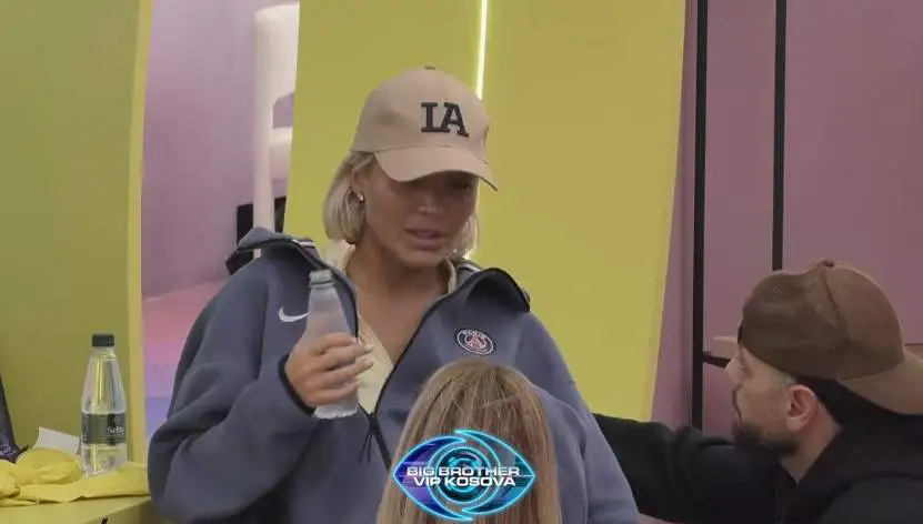  Kam frikë se ka ndodhur diçka    Dolce mer lajmin misterioz  shpërthen në lot