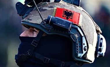 FOTOLAJM/ NATO uron Shqipërinë për 113-vjetorin e Pavarësisë me imazhin e veçantë