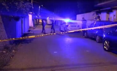 Atentat në Koplik, shënjestra humb kontrollin e automjetit dhe përplaset me bordurën