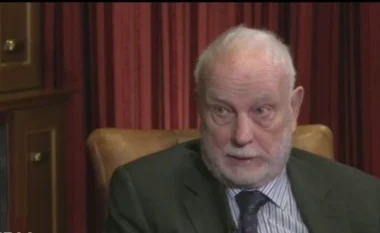 “UÇK-ja për ju ishin terroristë, për të tjerët luftëtarë të lirisë” – profesori britanik i përgjigjet gazetarit serb