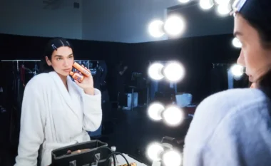Dua Lipa hedh në treg linjën e produkteve të bukurisë