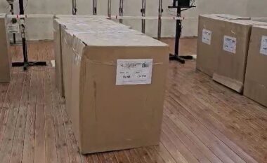 Cërriku gati për zgjedhjet e parakohshme/ Mbi 38 mijë qytetarë votojnë për kryebashkiakun e ri, procesi i shpërndarjes së materialeve vonohet për shkak të…