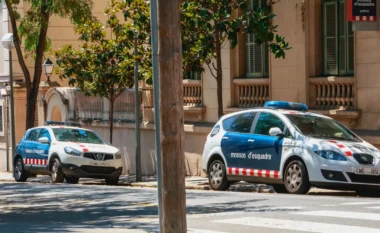 Abuzimi i tmerrshëm i nënës në Spanjë: Tentonte të verbonte djalin për të përfituar ndihmë sociale!