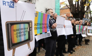 Punëtorët e RTK-së dalin sërish në protestë, nga e hëna fillojnë grevën njëorëshe