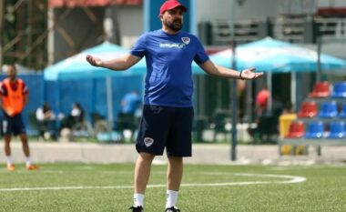 VIDEO/ Ngjarje e rëndë, ndahet nga jeta gjatë ndeshjes ish-futbollisti serb i Tiranës