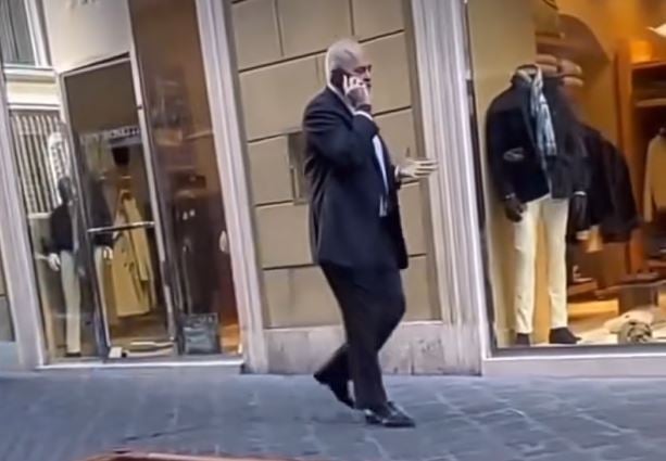  A je bashkëkryetar ti  për çfarë je    Rama filmohet në Romë duke kritikuar deputetin në telefon para takimit me Melonin