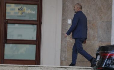 Pas Ballukut edhe Ulsi Manja shkon në Kryeministri