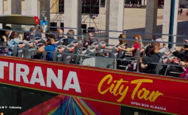 Kryeministri Rama: Autobus turistik për vizitorët duke treguar historinë e kryeqytetit (VIDEO)