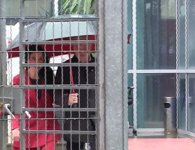 E pezulluar nga detyra dhe me pasaportë të bllokuar  Belinda Balluku del nga GJKKO