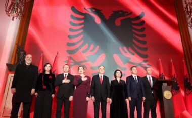 FOTO/ Mbahet në Presidencë mbrëmja tradicionale për Ditën e Pavarësisë! Nga Edi Rama te presidentja e Kosovës, kush ishin të pranishmit