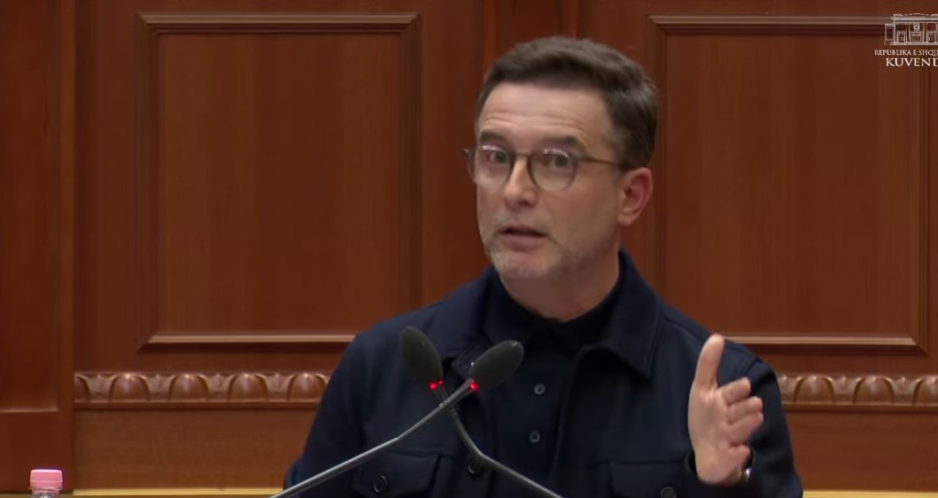 Erjon Braçe bën për  një lek  ministrat e PS  Kush nuk shpenzon paratë e buxhetit  duhet të largohet 