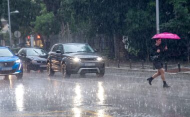 Moti i keq godet edhe Greqinë, meteorologët japin alarmin për 40 orë me stuhi dhe përmbytje në të gjithë vendin