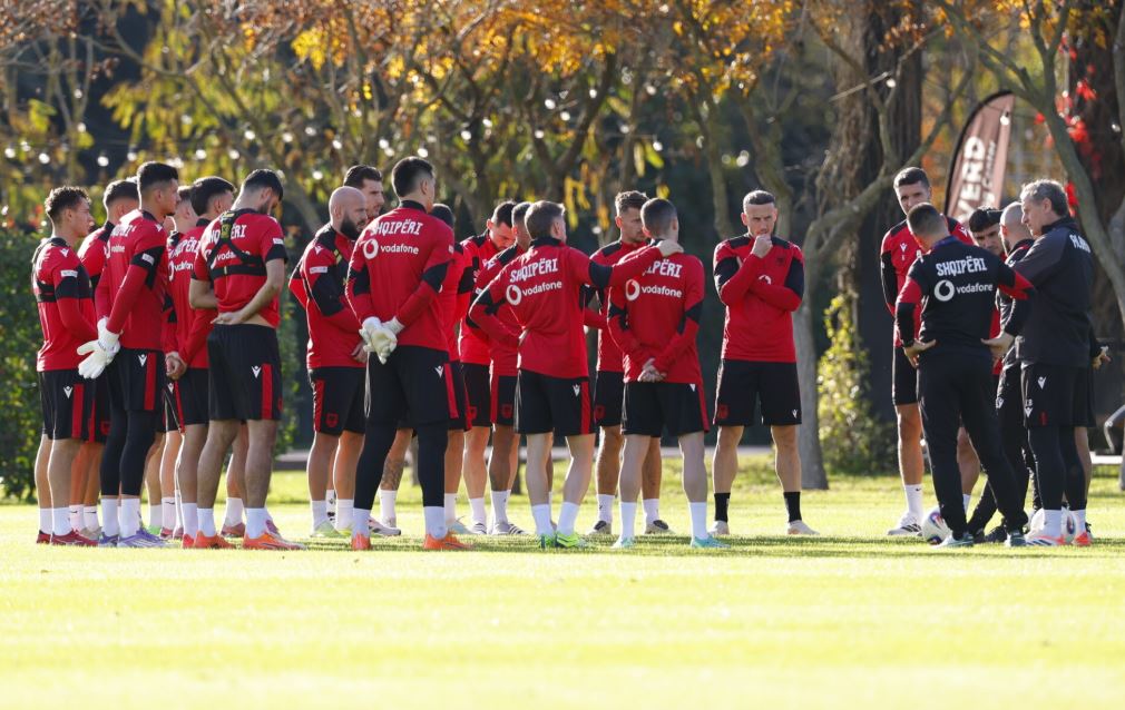 Kombëtarja nis zyrtarisht përgatitjet për Andorrën/ Kuqezinjtë zbresin në fushë, mungesa në stërvitjen e parë