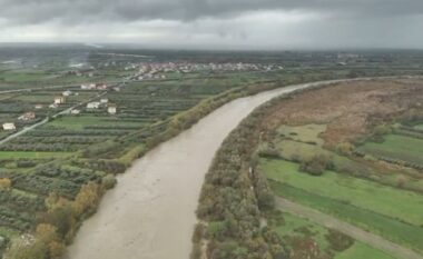 Moti i keq në vend, rriten prurjet në Vjosë/ Lumi rrezikon të dalë nga shtrati, autoritetet thirrje banorëve të tregojnë kujdes