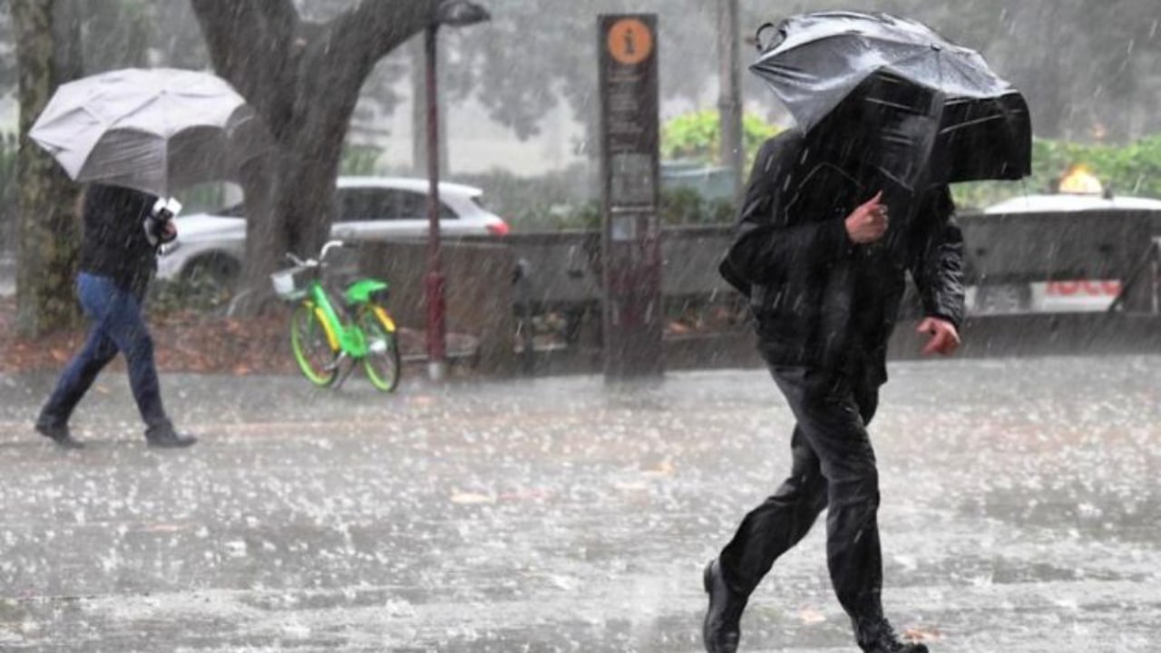 Reshje të dendura shiu në të gjithë vendin, njihuni me parashikimin e motit për ditën e sotme