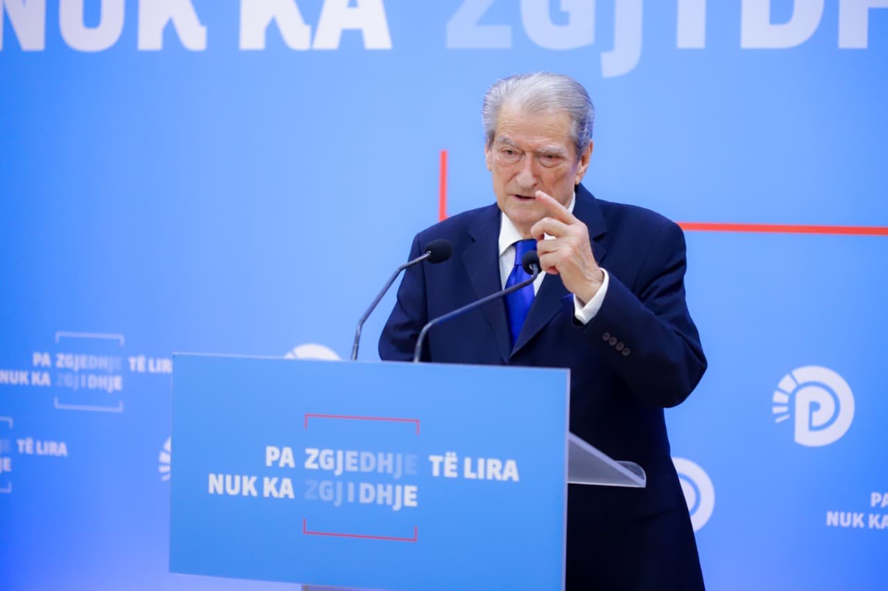 Aferat e Ballukut  Berisha  Për 97 milionë euro është akoma e lirë  në zyrat që varen nga ajo po manipulohen dokumentet