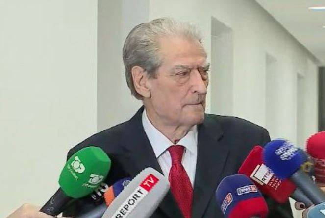 Humbja e 5 Bashkive  Berisha  Në farsë elektorale nuk ka zgjedhje  Falenderoj kandidatët e pavarur për guximin që treguan  nuk bojkotuam por i mbështetëm ata