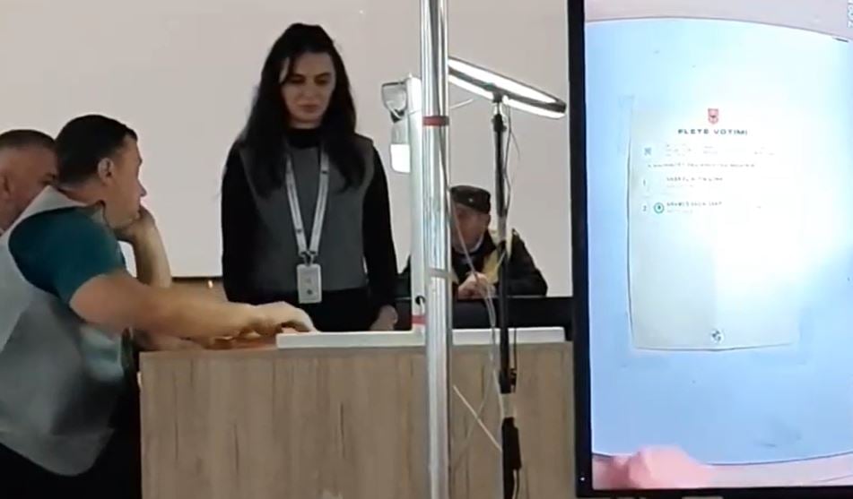 Nis procesi i numërimit në Tepelenë  votat do të numërohen edhe me Inteligjencë Artificiale