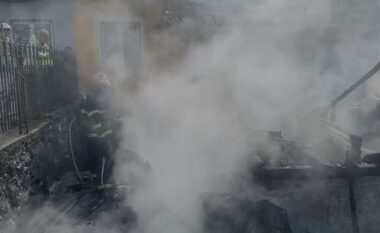Shkrumbohen nga zjarri dy banesa në Shkodër, familjet në qiell të hapur