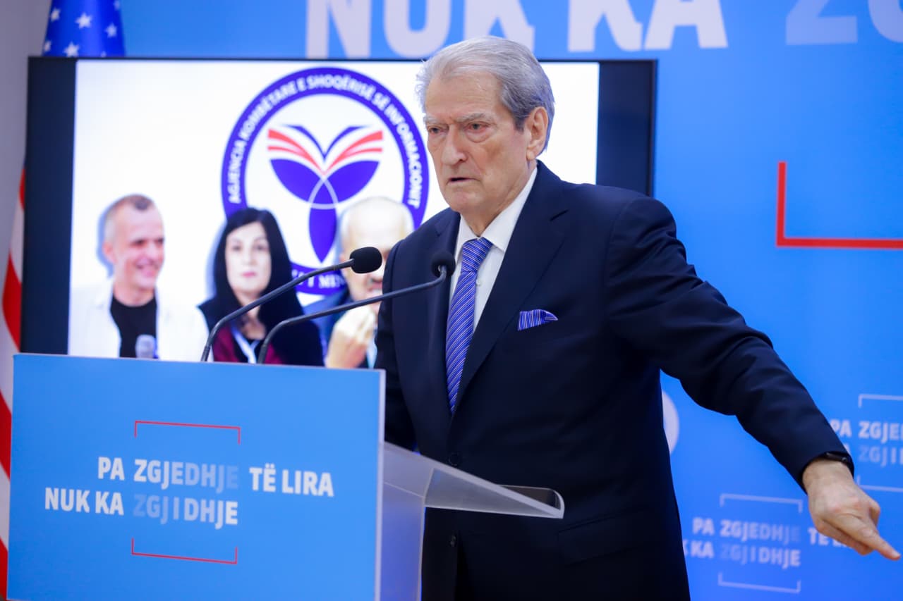 Urdhër arrestet e SPAK/ Berisha tregon si ndaheshin tenderat në AKSHI: Në një vit 800 transaksione nga thesari i shtetit në kontot e dy kompanive