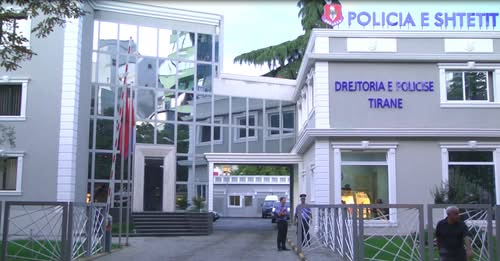 Goditet grupi që shiste lëndë narkotike në Tiranë, identifikohen 33 anëtarë