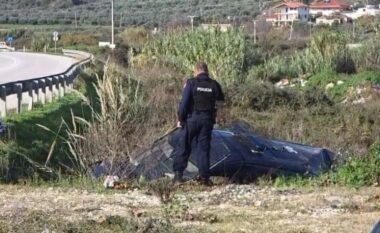 Aksident i rëndë në Fier/ Furgoni i FNSH përfundon në kanal, dy efektivë dergohen me urgjencë në spital