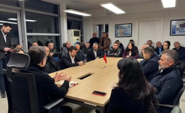 Opozita protestë më 22 dhjetor/ Mediu ndan detaje nga mbledhja e Kryesisë: PS e lidhur me korrupsionin e krimin, të bashkohemi kundër qeverisë