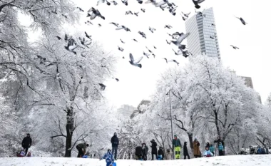 Stuhia e fortë paralizon Nju Jorkun, anulohen mijëra fluturime