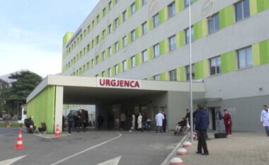 U plagos nga bashkëmoshatari i tij/ Gjyshja e Erionit flet mes lotësh: Nipi ynë u vra dy here, pse dalin fajtorët nga burgu?