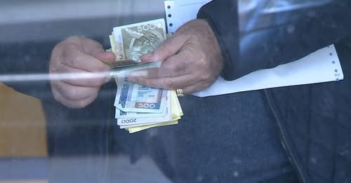 Publikohet vendimi, këto janë kategoritë që përfitojnë nga kompensimi i të ardhurave mujore të pensionit