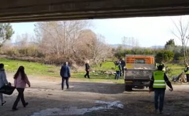 Kryeministri Rama publikon punën e ekipit të Bashkisë së Vlorës për pastrimin e Vjosës në Novoselë (VIDEO)