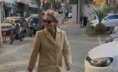 Nga Reality Show në GJKKO, Monika Kryemadhi batuta me gazetarët: Janë shtuar shumë fjetjet burrë me burrë