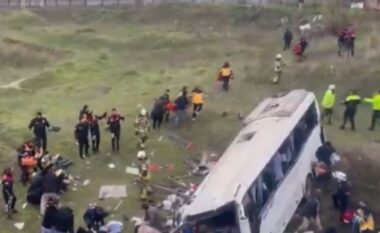 Aksident tragjik në Stamboll/ Humbin jetën katër persona, plagosen shtatë të tjerë