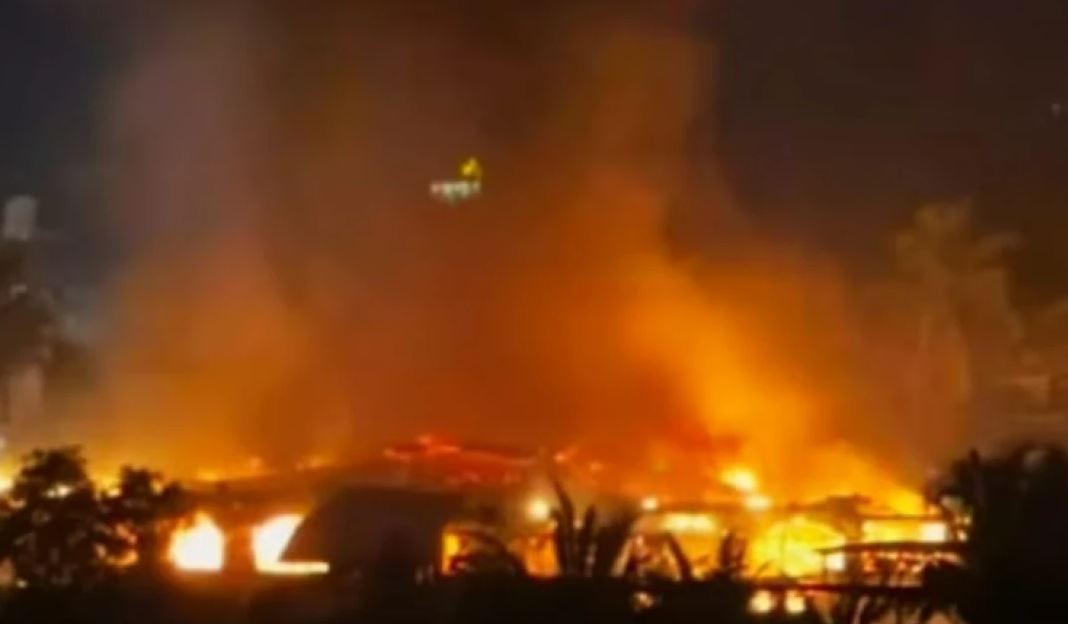 Tragjedi në Indi  Shpërthen bombola e gazit  shkrumbohet nga flakët klubi i natës  humbin jetën 25 persona  VIDEO 