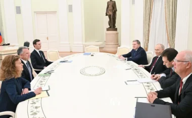 Fillon takimi midis Putinit dhe njerëzve të Trumpit në Moskë