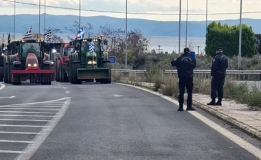Bllokohet aksi Kakavijë-Janinë, fermerët në Greqi sërish në protestë, lejohet qarkullimi vetëm për emergjencat shëndetësore