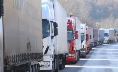 Aksi rrugor Kakavijë–Janinë bllokohet sërish për disa orë, fermerët në Greqi nuk heqin dorë nga protesta