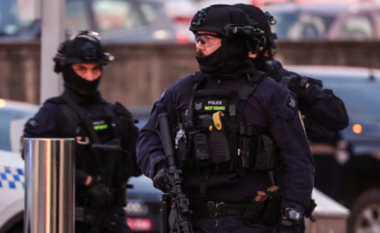 TRAGJEDI NË AUSTRALI/ Të shtëna në plazhin e Sidneit, 10 viktima, mbi 18 të plagosur