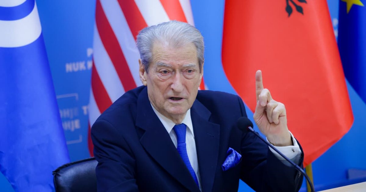 PROTESTA E 22 DHJETORIT/ Berisha me aleatët: Kjo është një diktaturë më e egër se në ’91-in! “AKSHI-GATE”, rrëmbyen 3 persona, për Gerond Meçen …