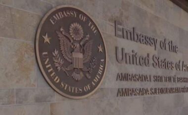 Ambasada e SHBA-së uron qytetarët e Kosovës për Vitin e Ri: Bashkëpunim dhe përkushtim për një të ardhme më të begatë