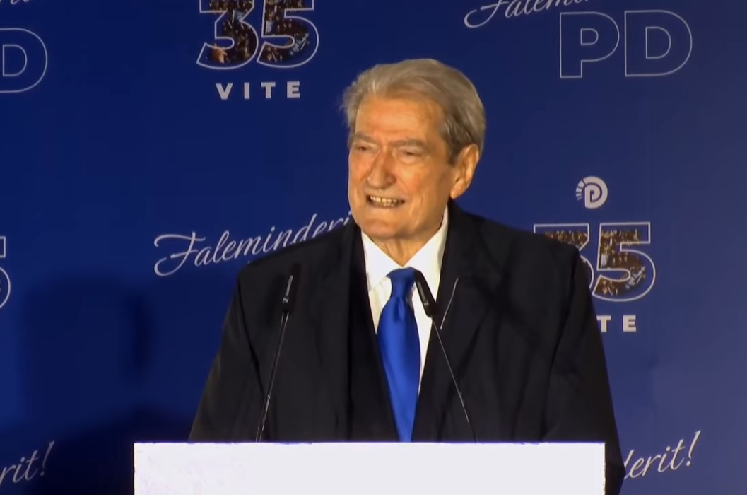 Berisha  Narkoshteti është po aq i dobët sa Partia e Punës më 1990  t i japim goditjen përfundimtare  Të bëhemi partia që shembi dy diktatura  protesta të fuqishme kombëtare