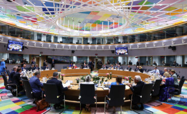 Vendet e BE-së vendosin të ngrijnë për një kohë të pacaktuar asetet ruse prej 210 miliardë eurosh