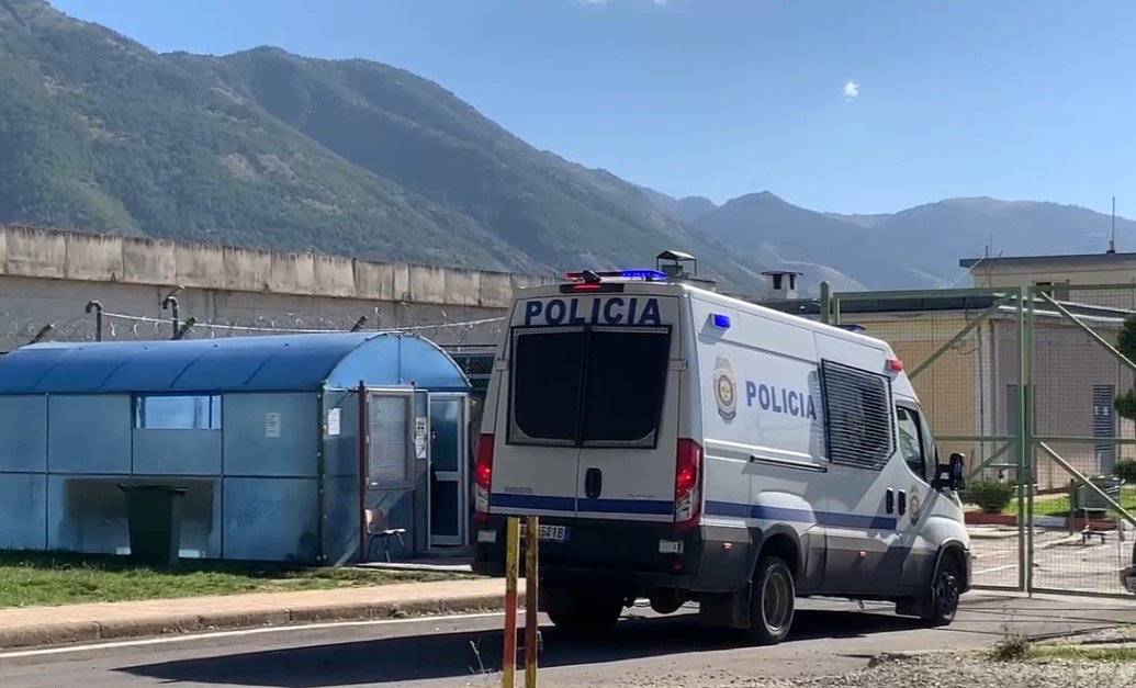 Morën peng dhe dhunuan 32 vjeçarin  Gjykata e Korçës zbut masën e sigurisë  lirohen nga burgu vëllai i deputetit Bledjon Nallbati dhe dy të tjerë